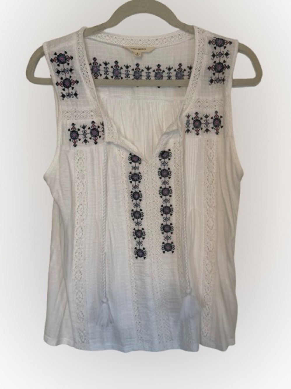Lucky Brand White Sleeveless Embroidered Tassel Camisole